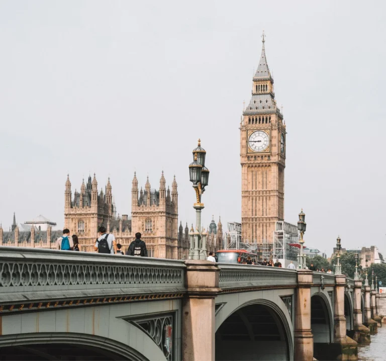 Travellers arriving in&nbsp;England do&nbsp;not need to&nbsp;take any COVID-19 tests