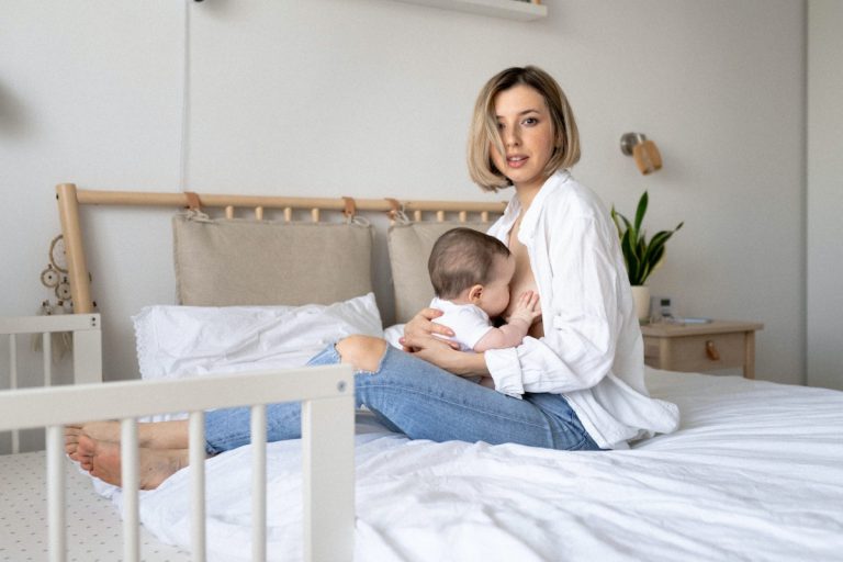 Nie&nbsp;jesteś sama! Sprawdź, z&nbsp;jakimi trudnościami w&nbsp;karmieniu piersią mierzą się mamy