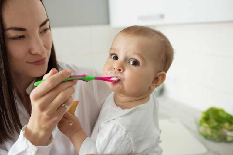 Banan, a&nbsp;może malina? Teraz wśród kaszek BoboVita PORCJA ZBÓŻ 2 owocowe nowości, idealne na&nbsp;śniadanie lub na&nbsp;kolację!