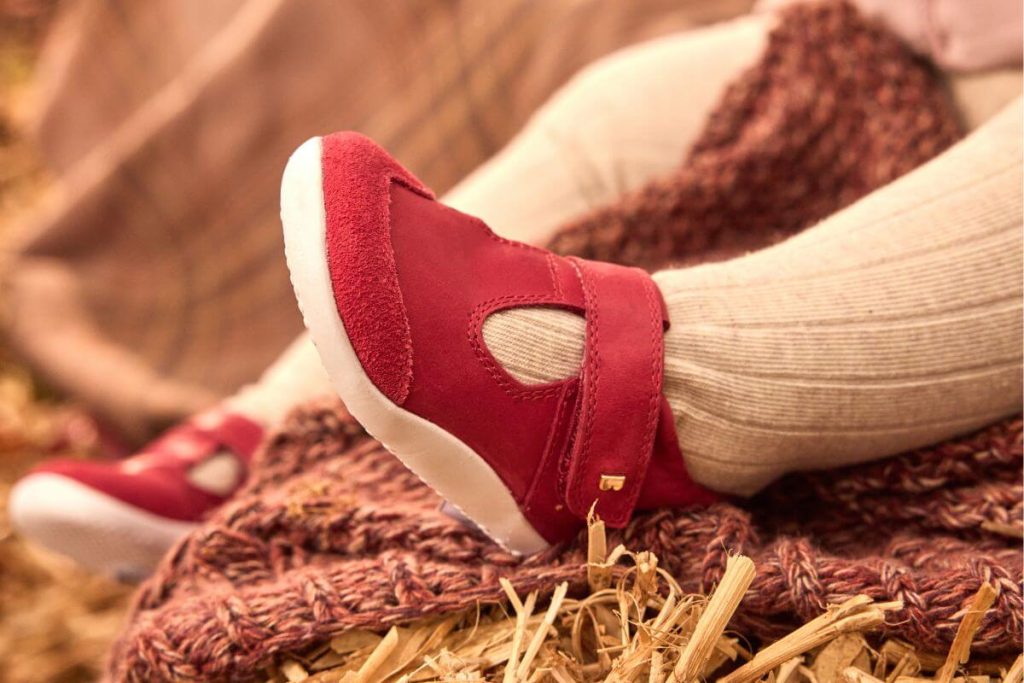 czerwone-buty-na-pierwsze-kroki-Bobux